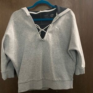 Puma crop sweat shirt size medium